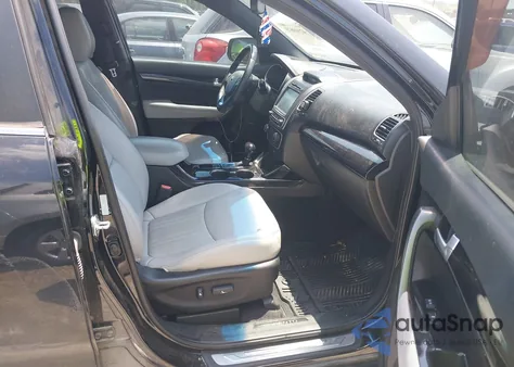 2014 Kia Sorento Limited V6 из США, поврежденный, VIN 5XYKW4A70EG521005